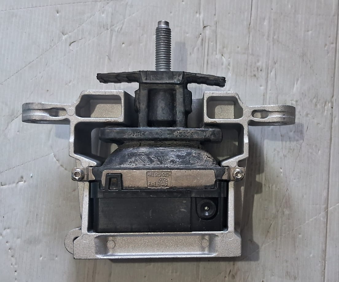 Land Rover Range Rover Evoque, Discovery Sport N/M 2019 onwards - Engine Mounting Right Side LRDS2-T1001 - TechNix