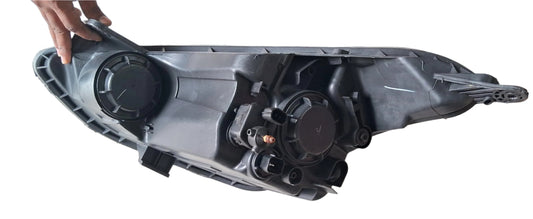 Hyundai i10 Grand, Xcent Head Light Right - HLA-GI10-81GMR Varroc