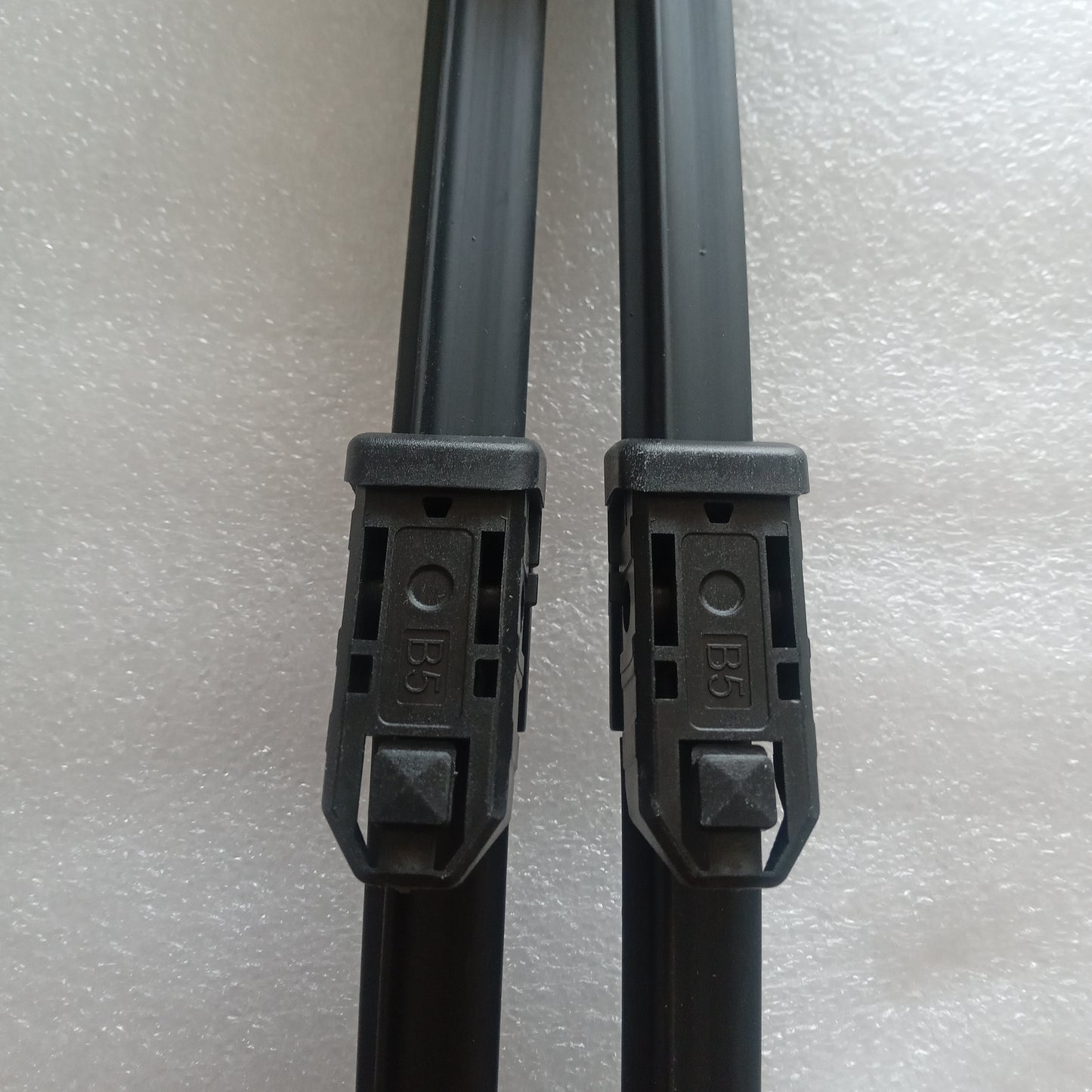 BMW 5 G30, Land Rover Velar  Front Wiper Set 19+26 - MJ