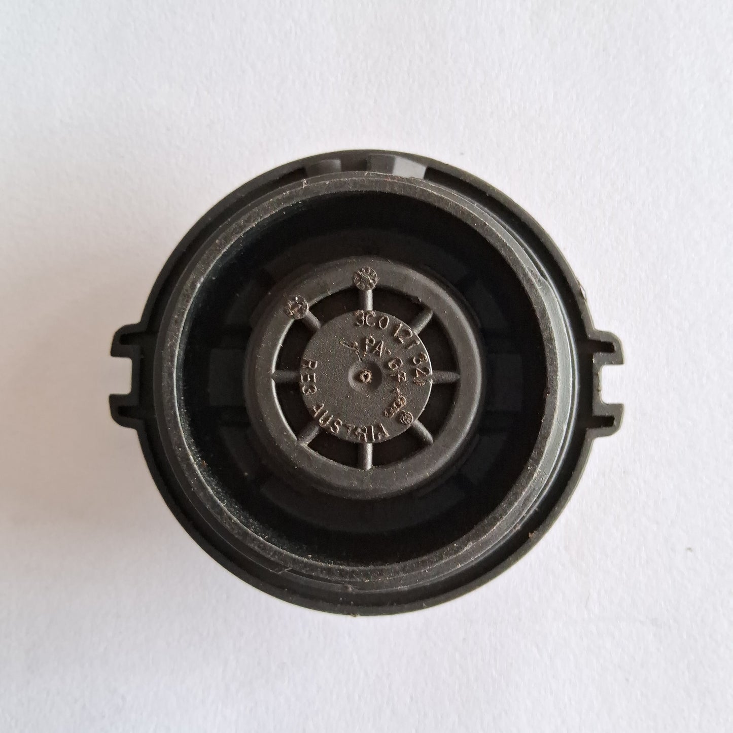 Audi A3 8P1, 8V1, A4 8K2, A6 4G, Q5 8RB, Porsche Panamera 971, Skoda Laura, Octavia III Coolant Cap - 2Q0121321A VW