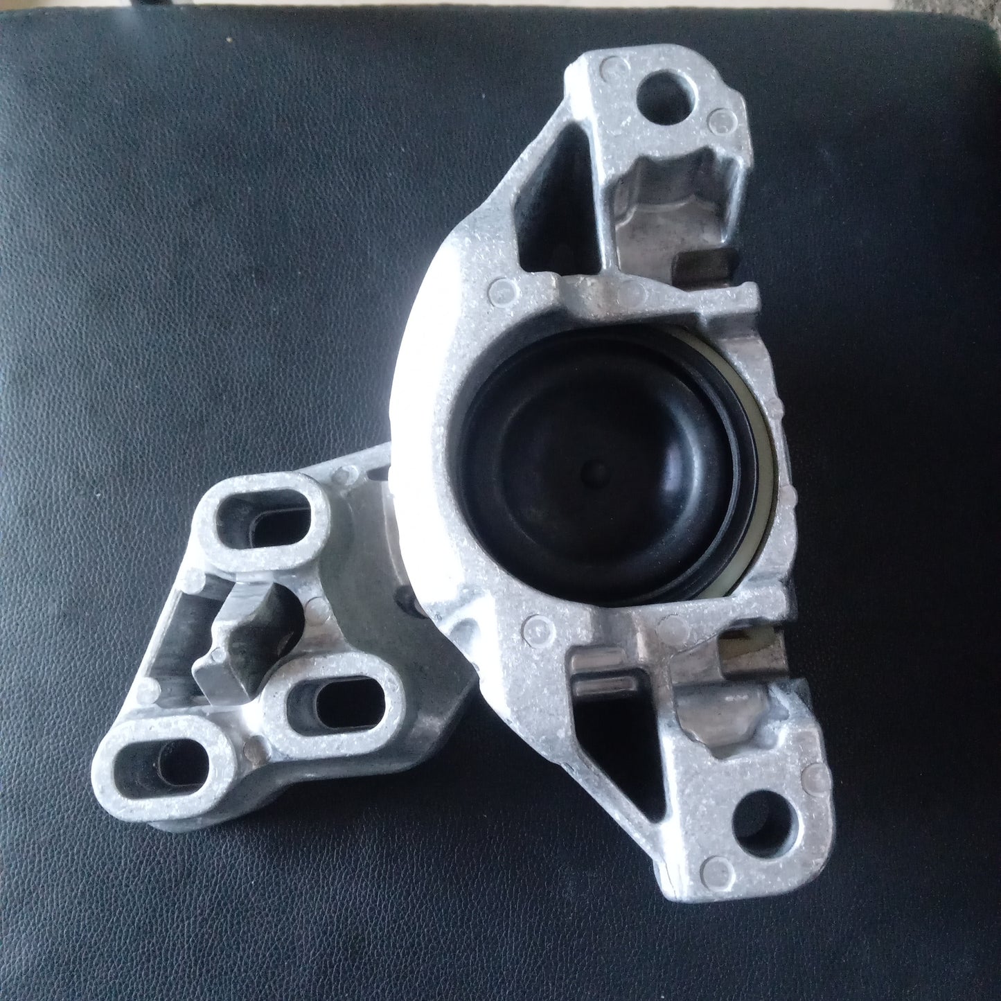 Mercedes A W176, B W256, CLA C117, GLA X156 Diesel Left Engine Mount - BEMWQ