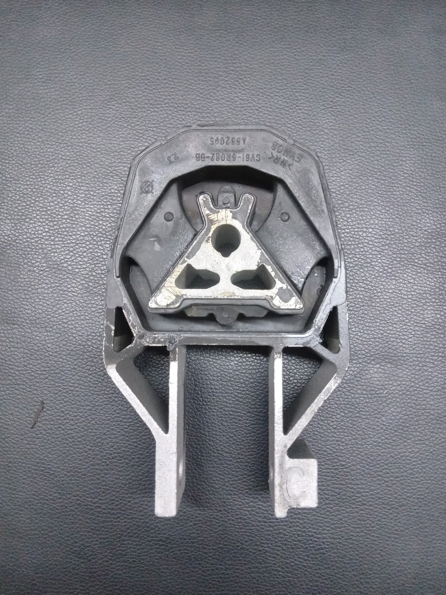 Volvo V40 Rear Lower Engine Mount - VOV40-T2100 TechNix – Motorparts ...