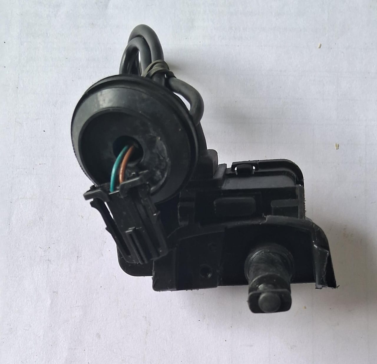 VW Polo - Fuel Tank Cap Lock Actuator 6R0810773F - MJ