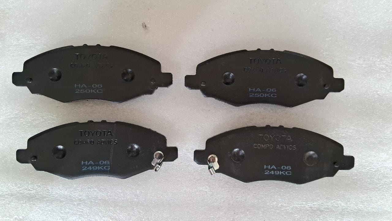 Toyota Innova - Front Brake Pad Set 04465-YZZS7 - Toyota