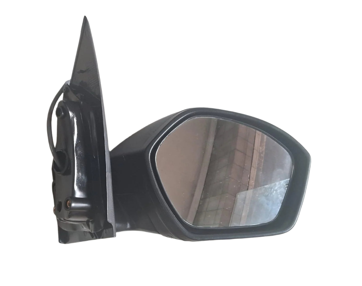 Tata Tiago Side Mirror Right w/o blinker (3 wires) - SVM-TIGO-115MR Varroc