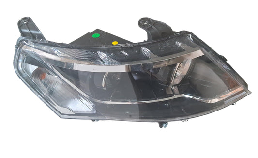 Mahindra XUV 500 Head Light Right - HLA-XUV5-7751R Varroc