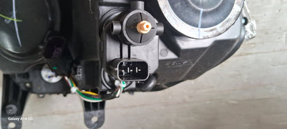 Mahindra Scorpio Head Light Right - HLA-SCRP-9011R Varroc
