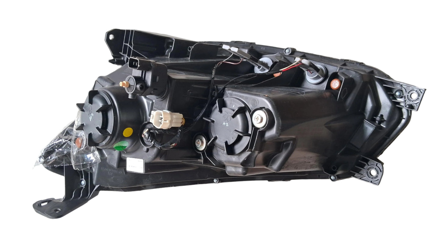 Mahindra Marazzo Head Light Right - HLA-MRZO-B-251R Varroc