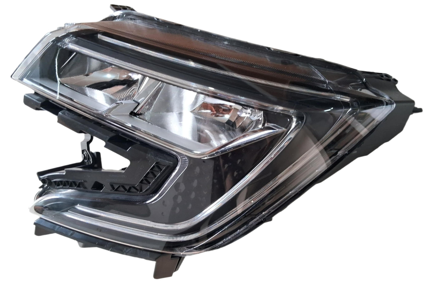 Mahindra XUV 700 Top Model Head Light Left - HLA-X700-0011L Varroc