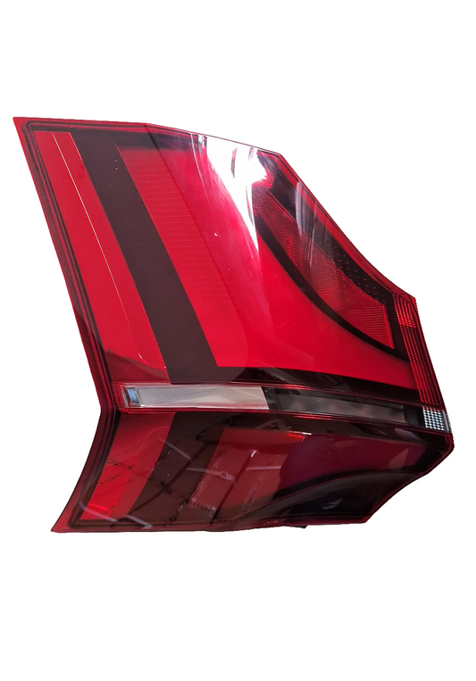 Mahindra XUV700 Tail Light Right - RCA-X700-H011L Varroc