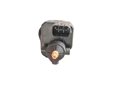 Mahindra TUV300 Head Light Right - HLA-MTUV-1751R Varroc