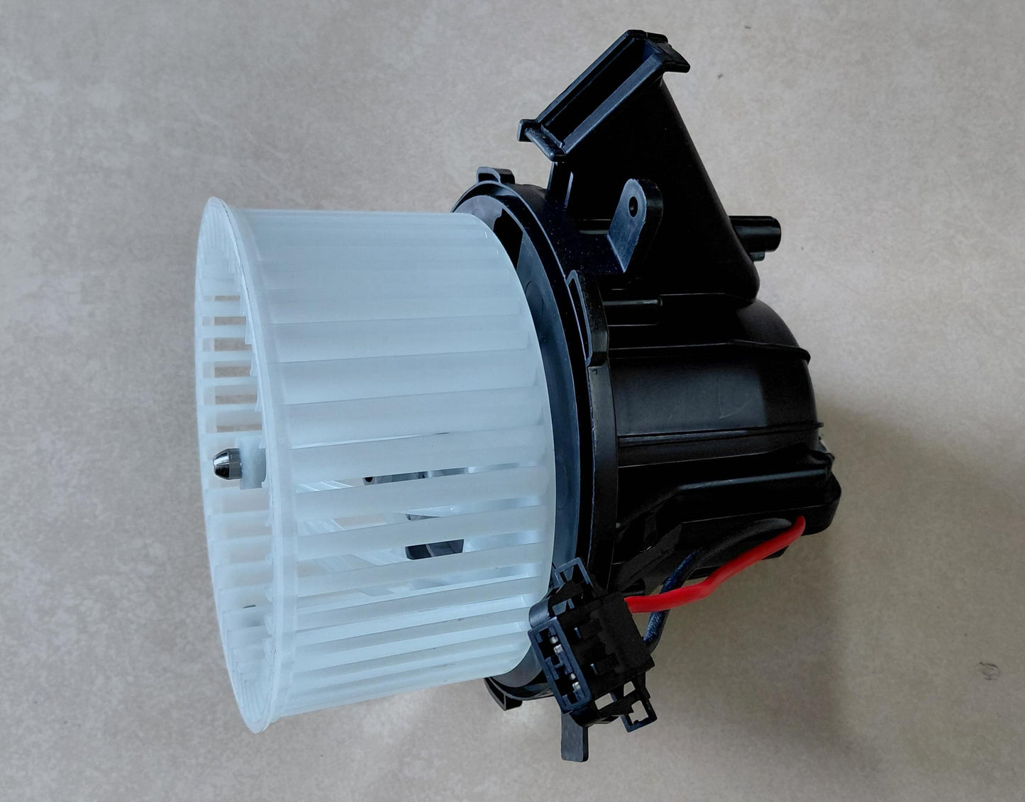 Audi A4 8K, Q5 8R Blower Motor - MJ